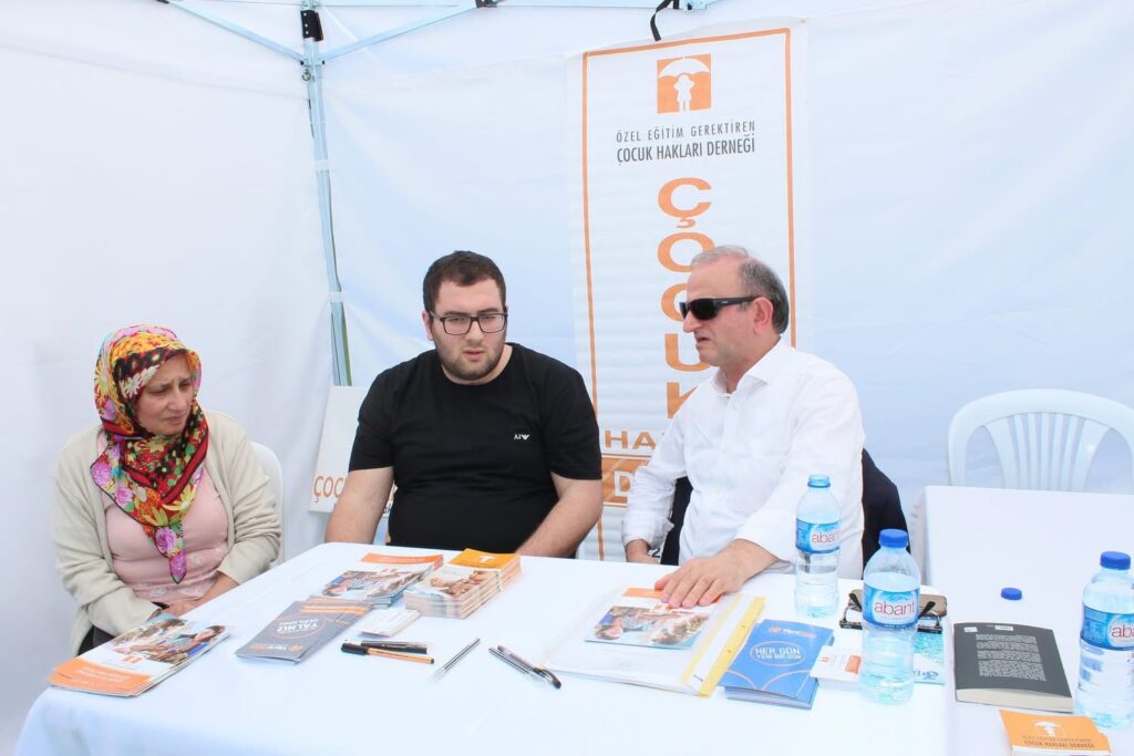 Özel Eğitim Gerektiren Çocuk Hakları Derneği etkinliğinden bir kare