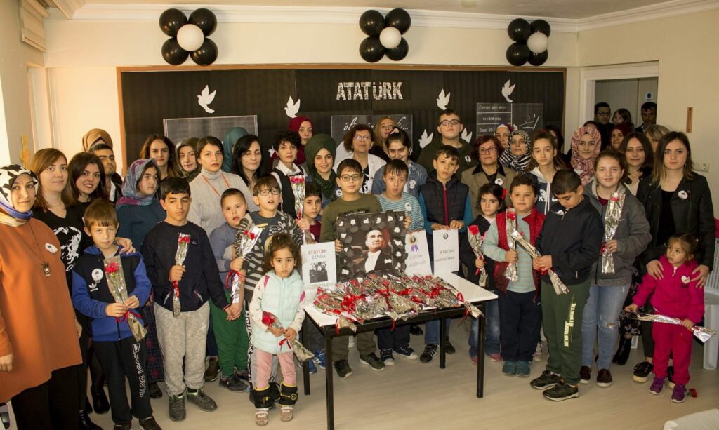 Özel Eğitim Gerektiren Çocuk Hakları Derneği etkinliğinden bir kare