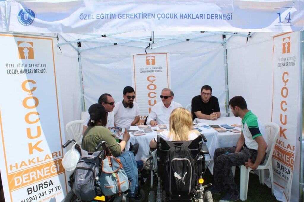 Özel Eğitim Gerektiren Çocuk Hakları Derneği etkinliğinden bir kare